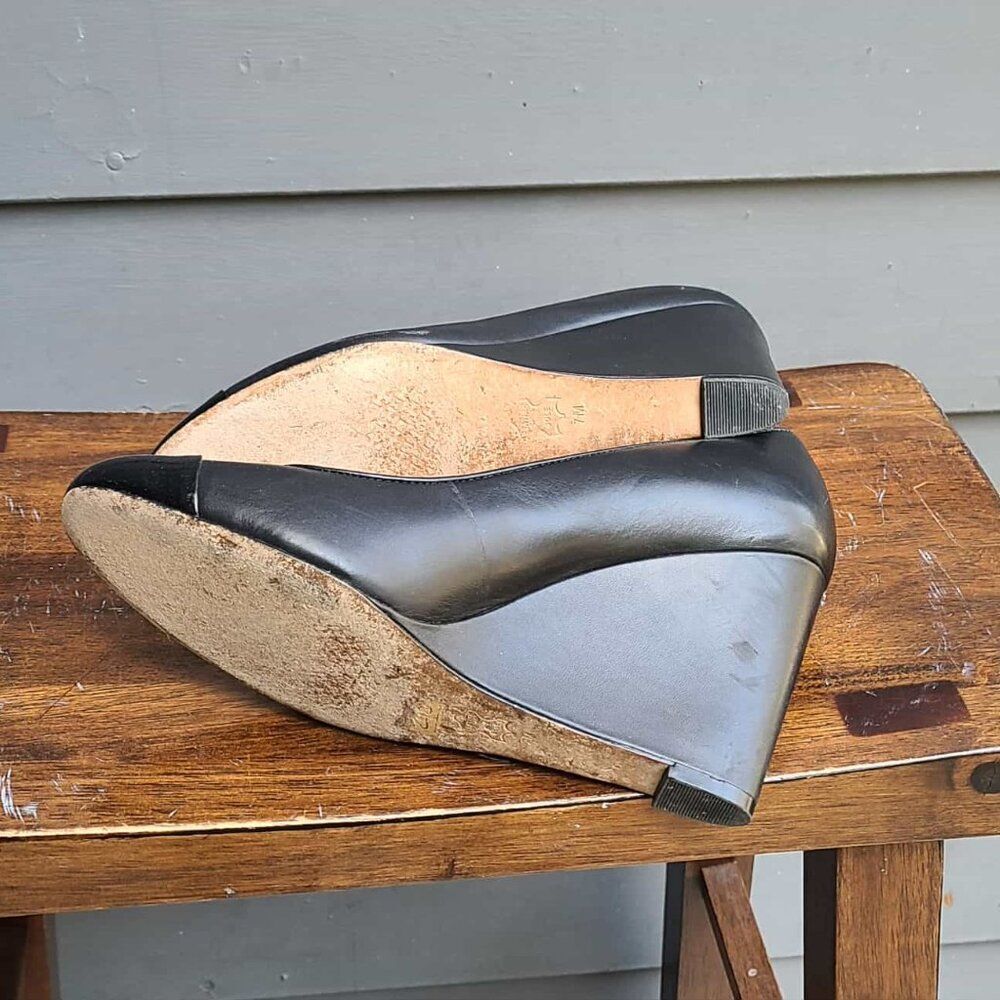 Tory Burch Everly Cap Toe Wedge Black Pumps Size 7 - Picture 13 of 15